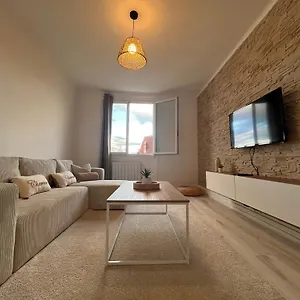 Chaleureux Et Lumineux Appartement